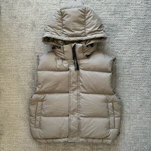 Aritzia - The Super Puff Shorty Vest